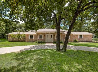 209 Bob White Trl, Burleson, TX 76028