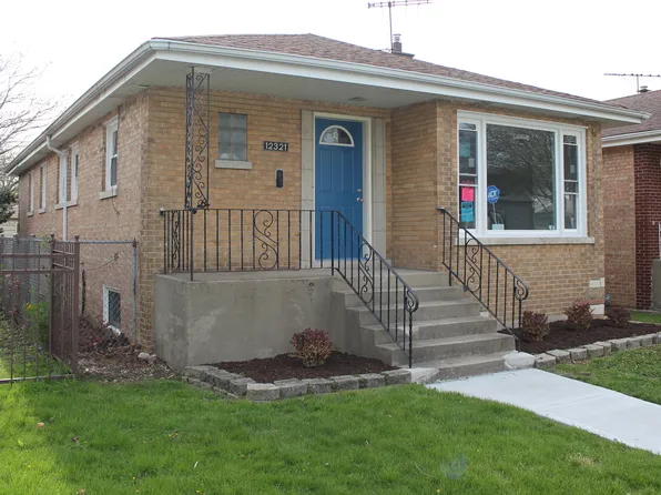 12321 S Green St, Calumet Park, IL 60827