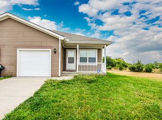 2004 Tanager Ct, Junction City, KS 66441