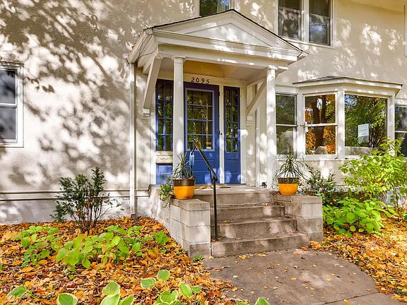 3rd image of 2095 Dudley Ave