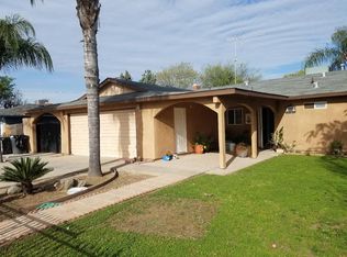 716 3rd St, Orange Cove, CA 93646