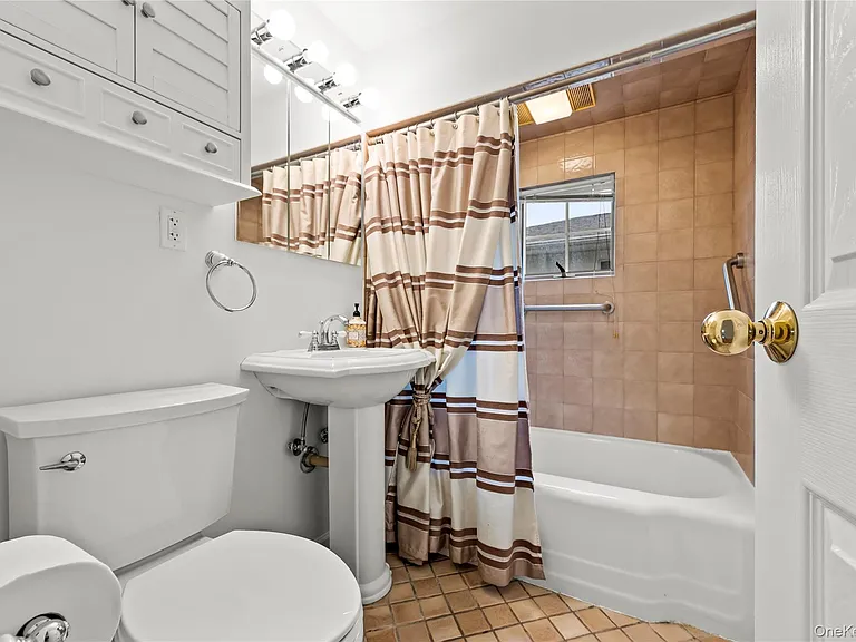 54 Edgewood Rd — Photo 18