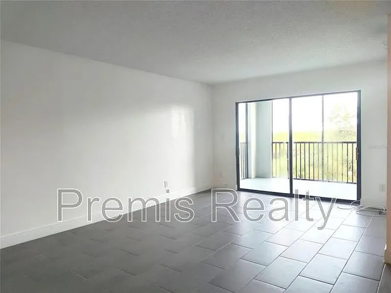 14820 Rue De Bayonne #1-404 — Photo 7