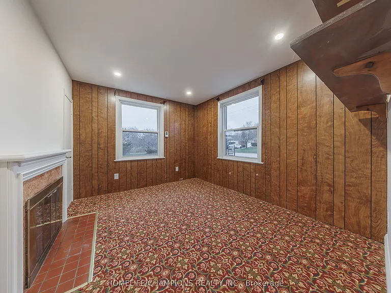 44 Marydon Cres — Photo 10