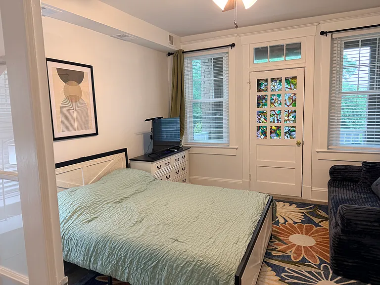 1323 Colonial Ave #4 — Photo 16