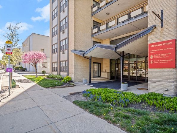 340 Main St APT 502, Melrose, MA 02176