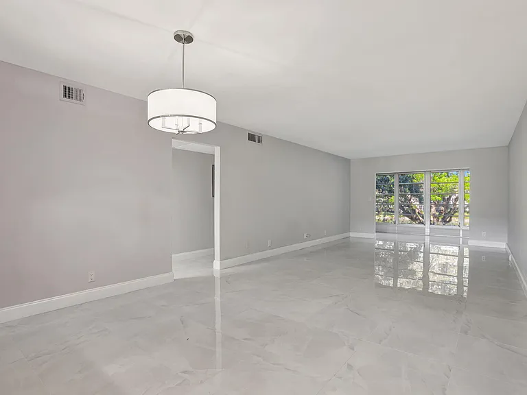 2202 Lucaya Bnd #G2 — Photo 12