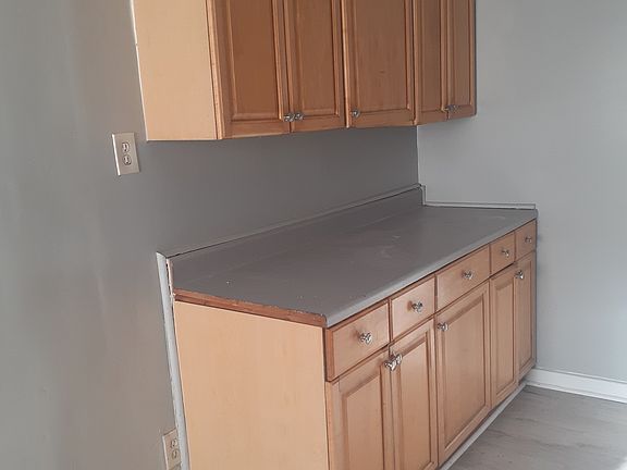 5th image of 16199 Cherrylawn Ave