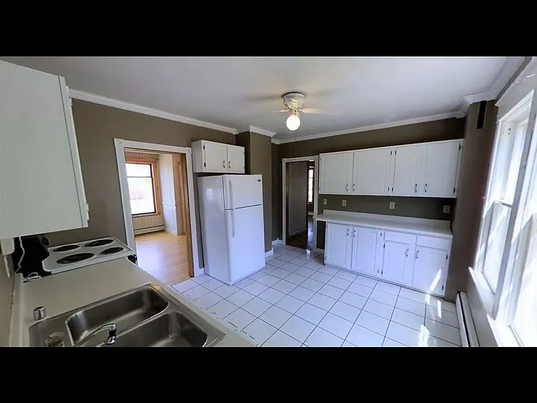 539 Rock St — Photo 3
