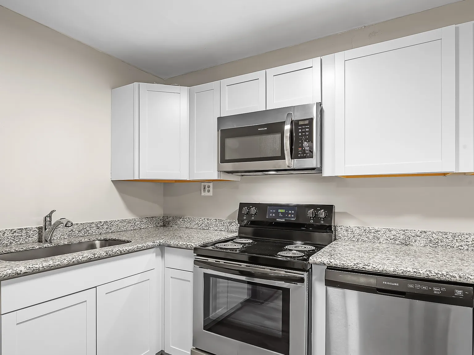 Destin Apartments — Photo 2