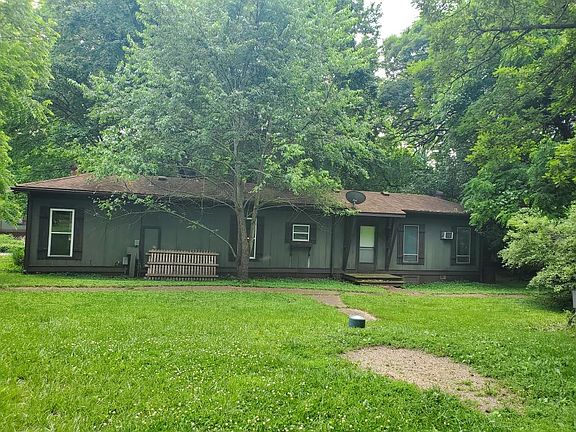 2nd image of 9 Acorn Ln