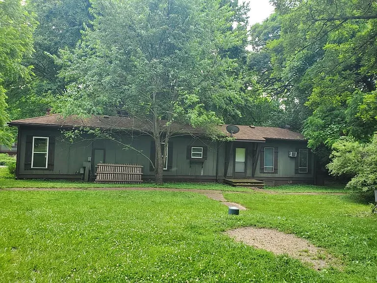 9 Acorn Ln — Photo 2