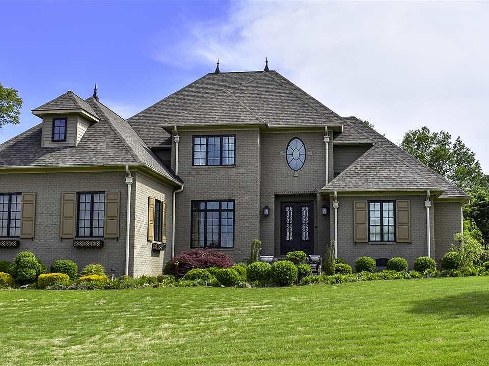 1st image of 34 Hampton Pl