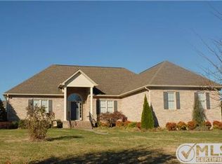 113 Hunters Ridge Dr, Tullahoma, TN 37388