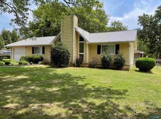 715 Windsor Dr, Scottsboro, AL 35769