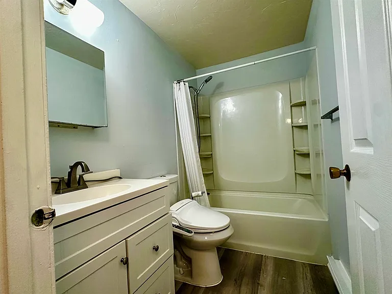 1205 Grafton St #B18 — Photo 23