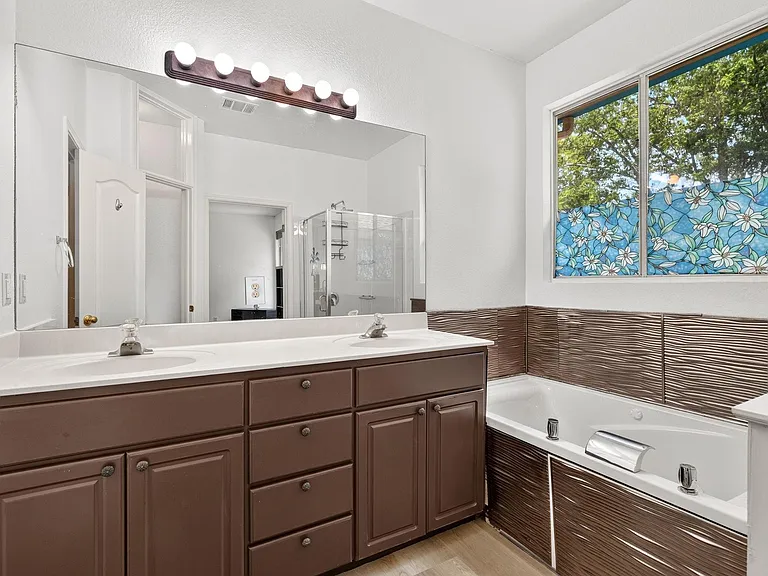 1612 Zunker Cv — Photo 15