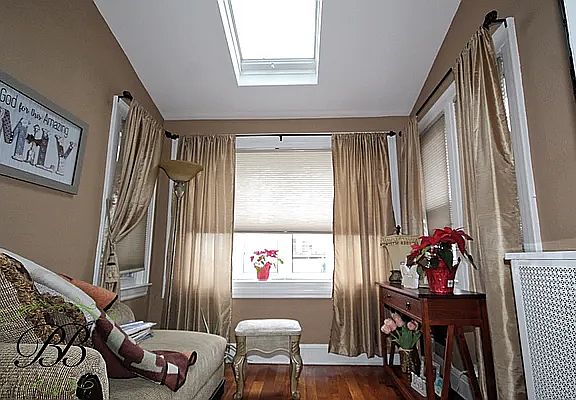 3rd image of 1456 E 66th St