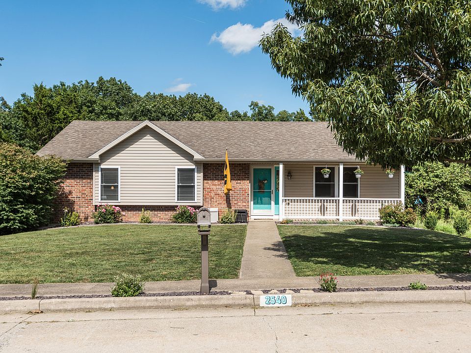 1st image of 2540 Lexington Dr
