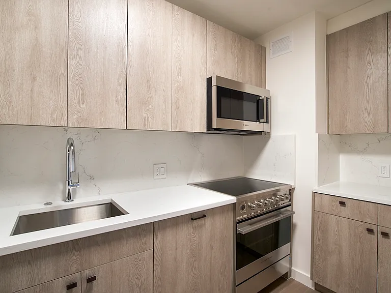220 E 72nd St #10E2 — Photo 6