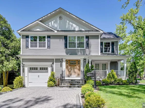 99 Hallberg Ave, Bergenfield, NJ 07621