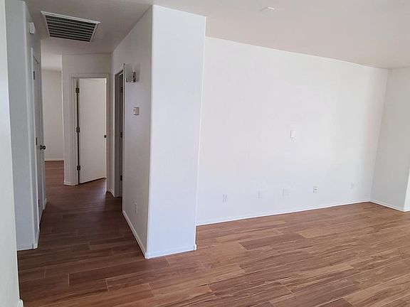 4th image of 225 W Santa Gertrudis Trl