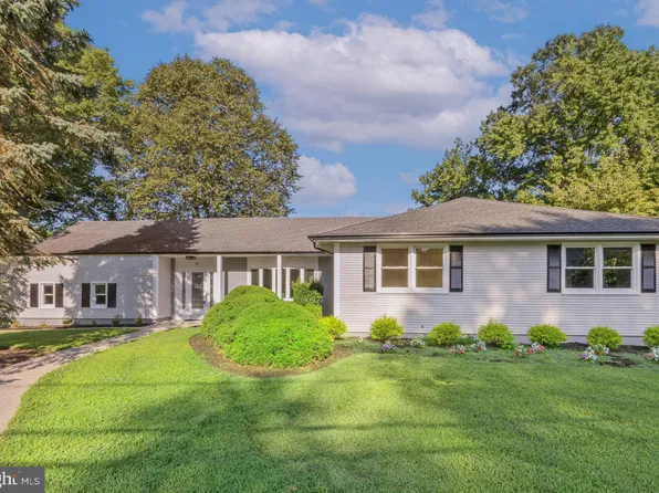 72 Dwight Dr, Ocean, NJ 07712