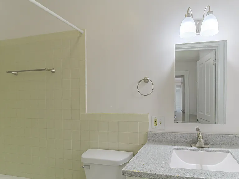 416 Douglas Ave — Photo 11