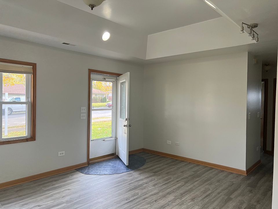 1st image of 108 Shabbona Dr
