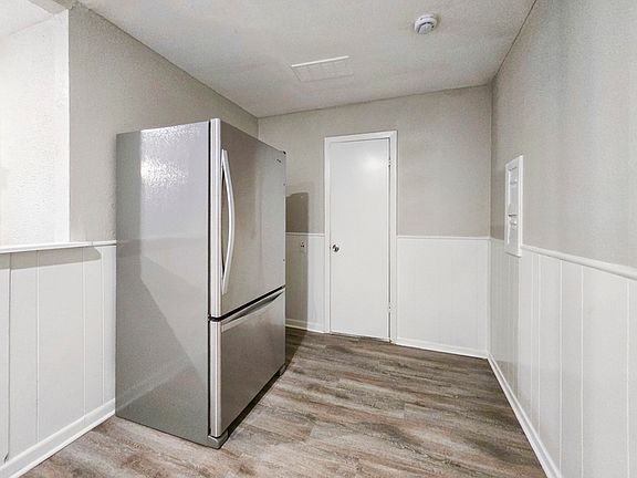 5th image of 601 Brookfield Dr