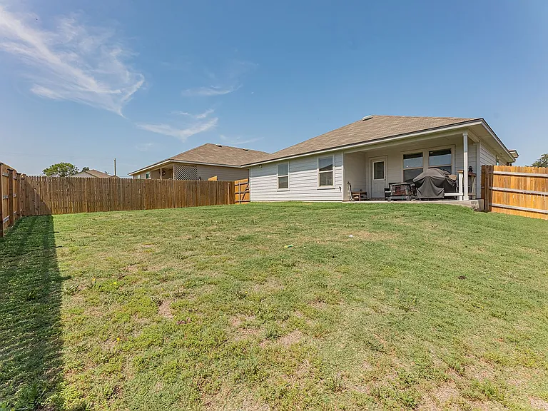 2306 Aylesbury Dr — Photo 27