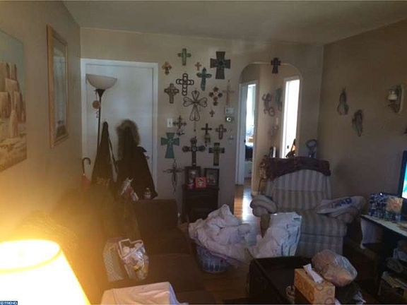 2nd image of 4138 Glenview St