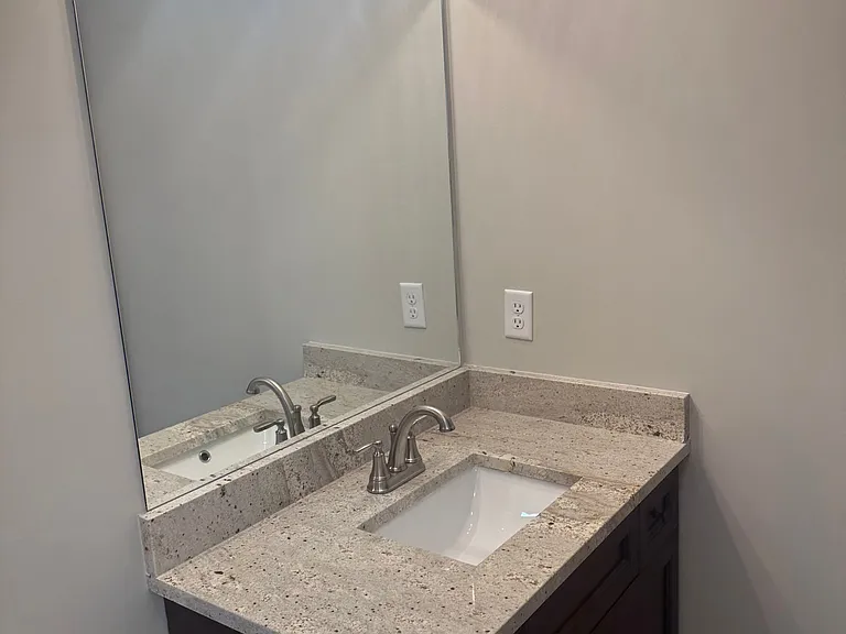 528 Bellingham Dr NE — Photo 9