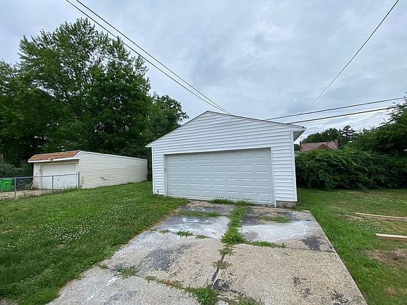 4th image of 19601 Sunset Dr