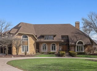 8472 Arrowhead Farm Dr, Burr Ridge, IL 60527