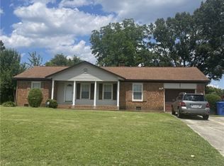 249 Old Farm Rd, Fayetteville, NC 28314