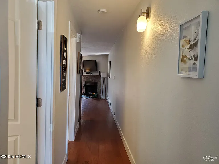 1530 Empire Ave #200 — Photo 12