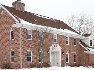 2355 Robbie Ct, Brookfield, WI 53005