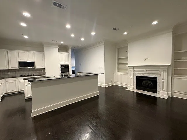 3535 Gillespie St #505 — Photo 5
