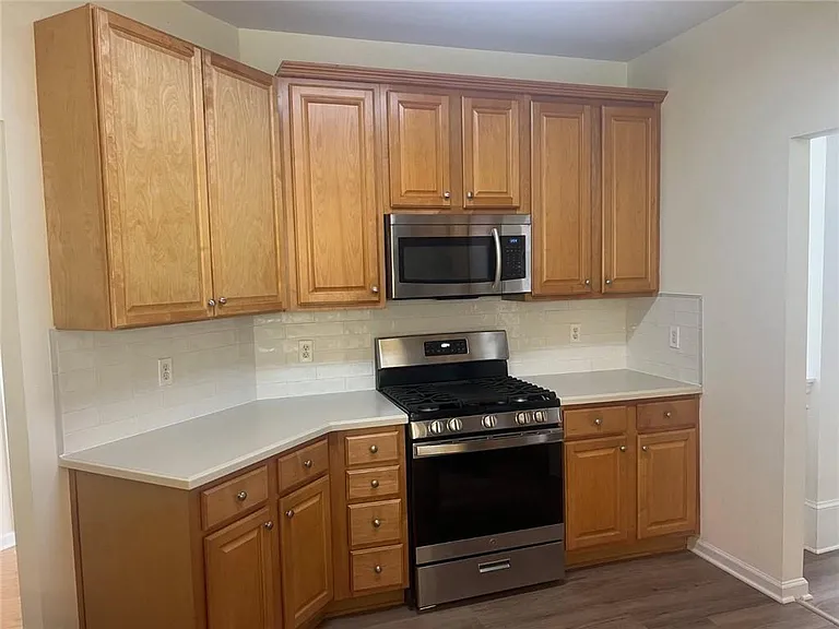 421 Holland Springs Dr — Photo 9
