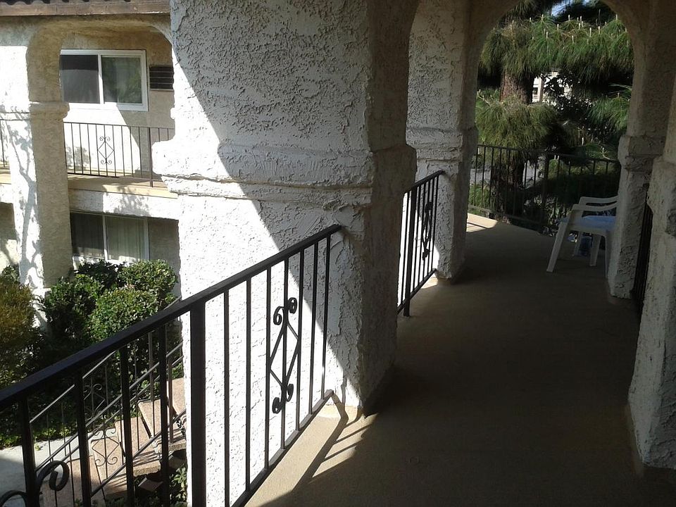 upper level balcony