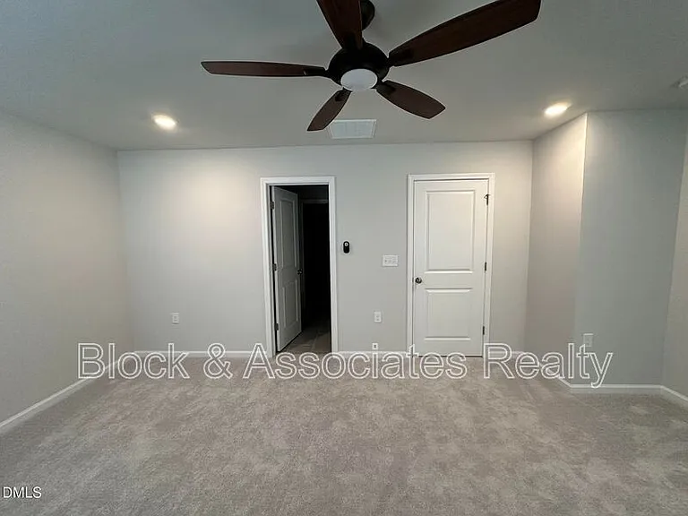 608 Gimari Dr — Photo 18
