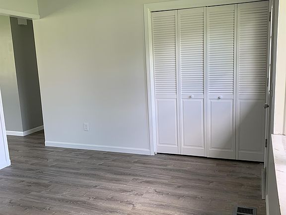 2nd image of 184 Bernower Ave SW