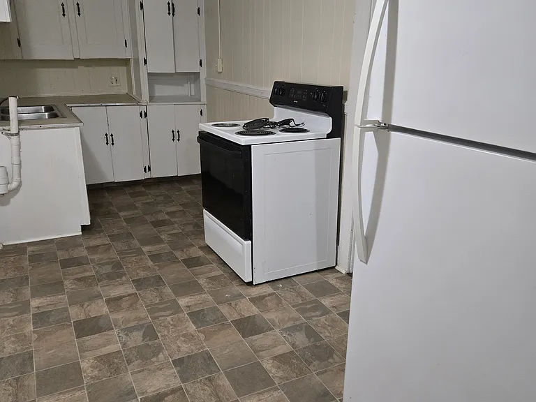 325 Cumberland St — Photo 14