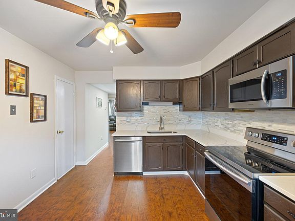4th image of 16 Shetland Cir