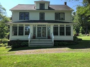 41 Lake Dr, Rhinebeck, NY 12572