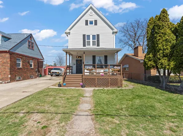 1217 W Gilbert Ave, Peoria, IL 61604