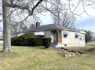 126 Chippewa Dr, Beaver Falls, PA