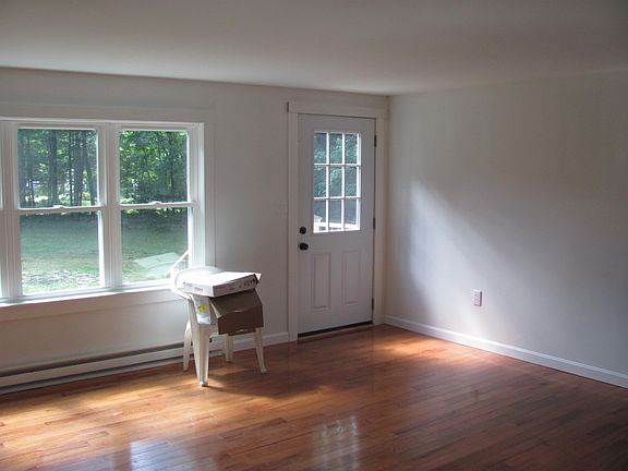4th image of 178 Number Six Road E