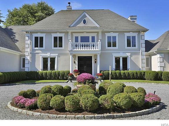 2nd image of 9 Henkers Farm Ln